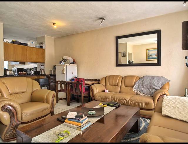 2 BEDROOM DUPLEX FOR SALE IN WINDSOR EAST